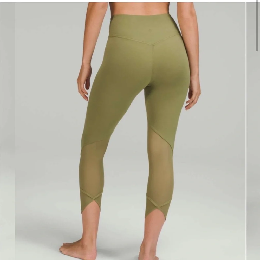 Lululemon Nulu and Criss-Cross High-Rise Crop 23” size 6 - Picture 10 of 10